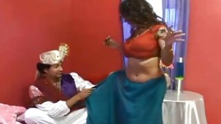 A garota se fode e cavalga vídeo de pornô caseiro brasileiro no pau depois de assistir o Kama Sutra